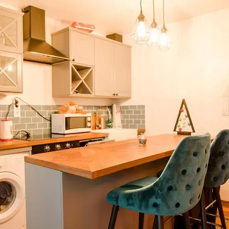 Апартаменты Charming Near Montmartre
